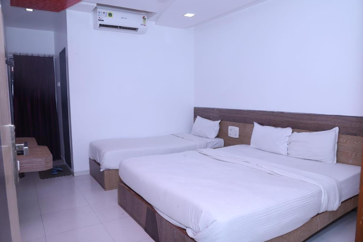 Hotel Kewal Inn Jalgaon Экстерьер фото