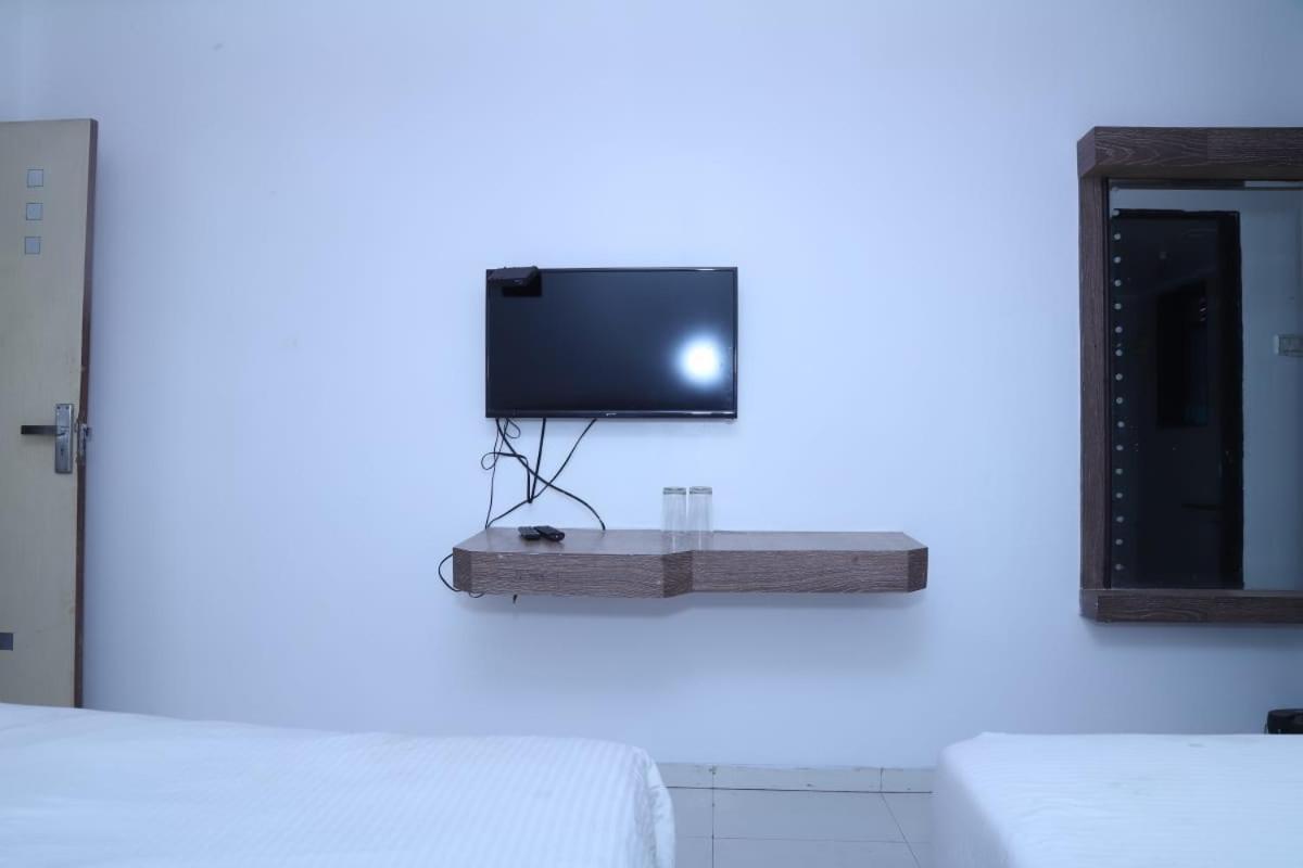 Hotel Kewal Inn Jalgaon Экстерьер фото